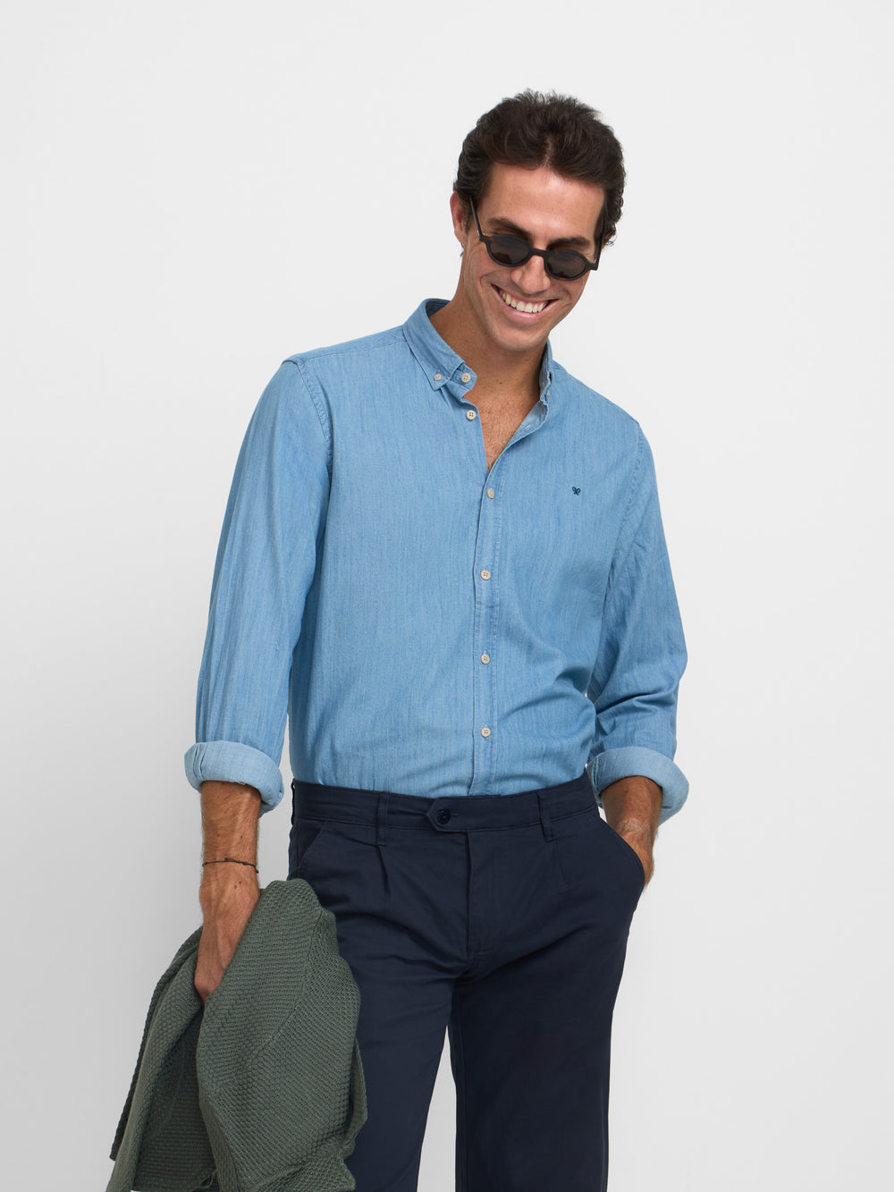 Chemise sport en jean bleu clair coupe classique