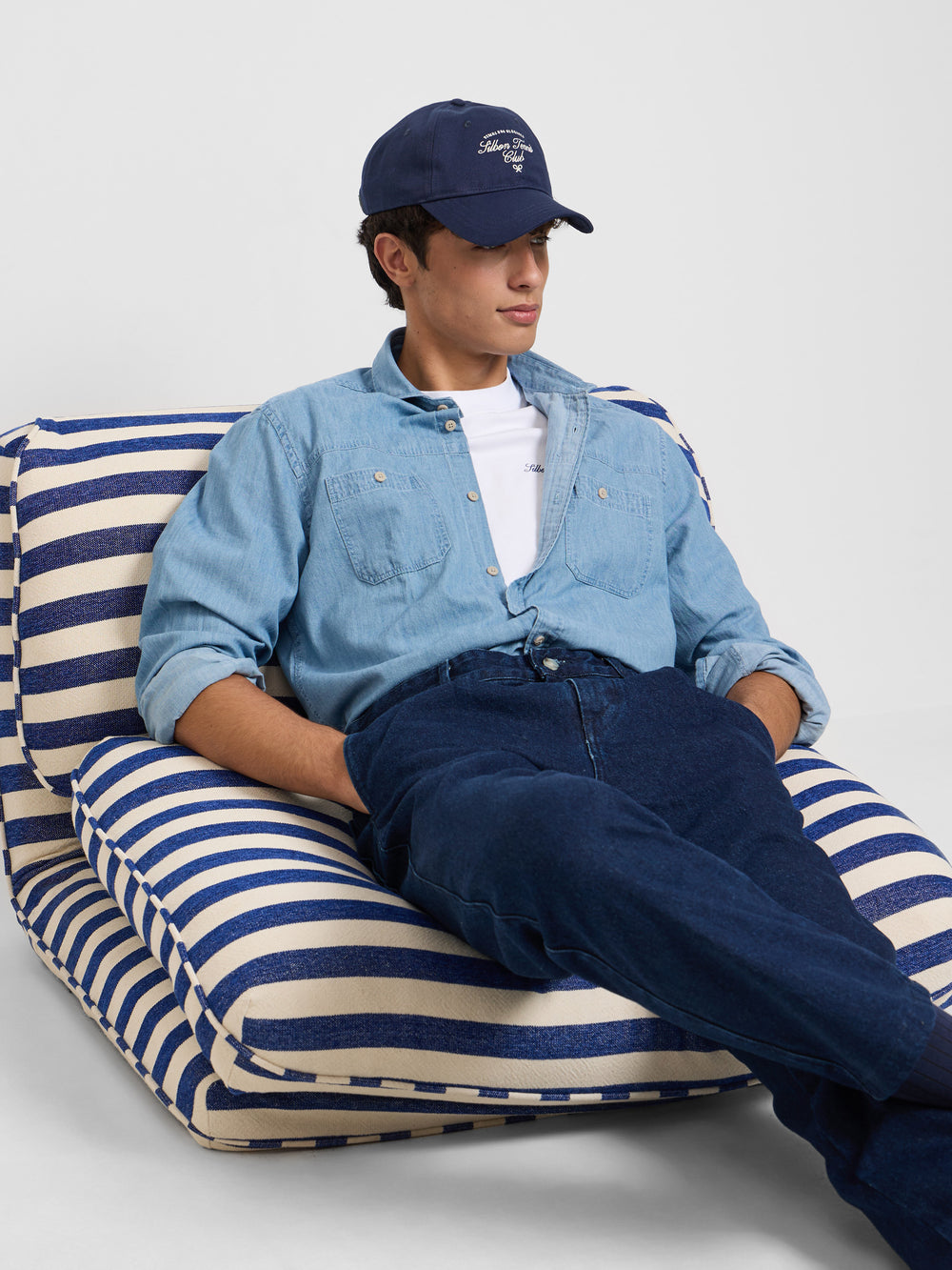 Camisa desportiva de ganga com bolsos azul claro