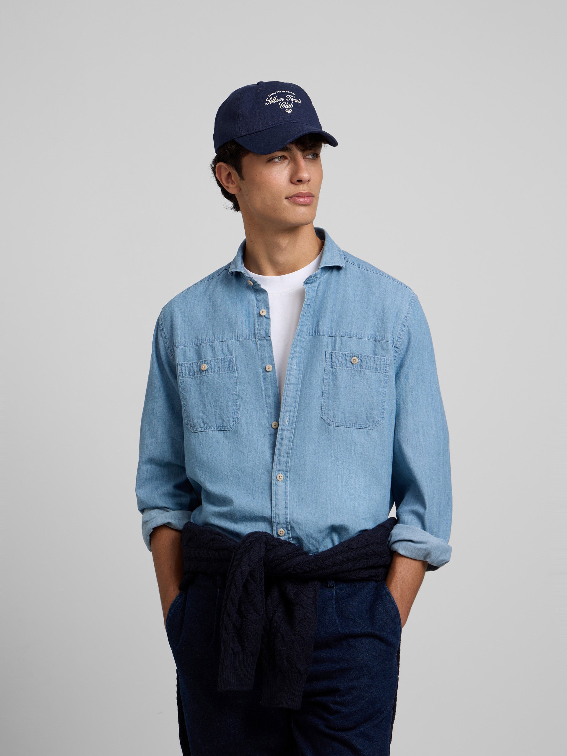 Denim sport shirt with light blue pockets