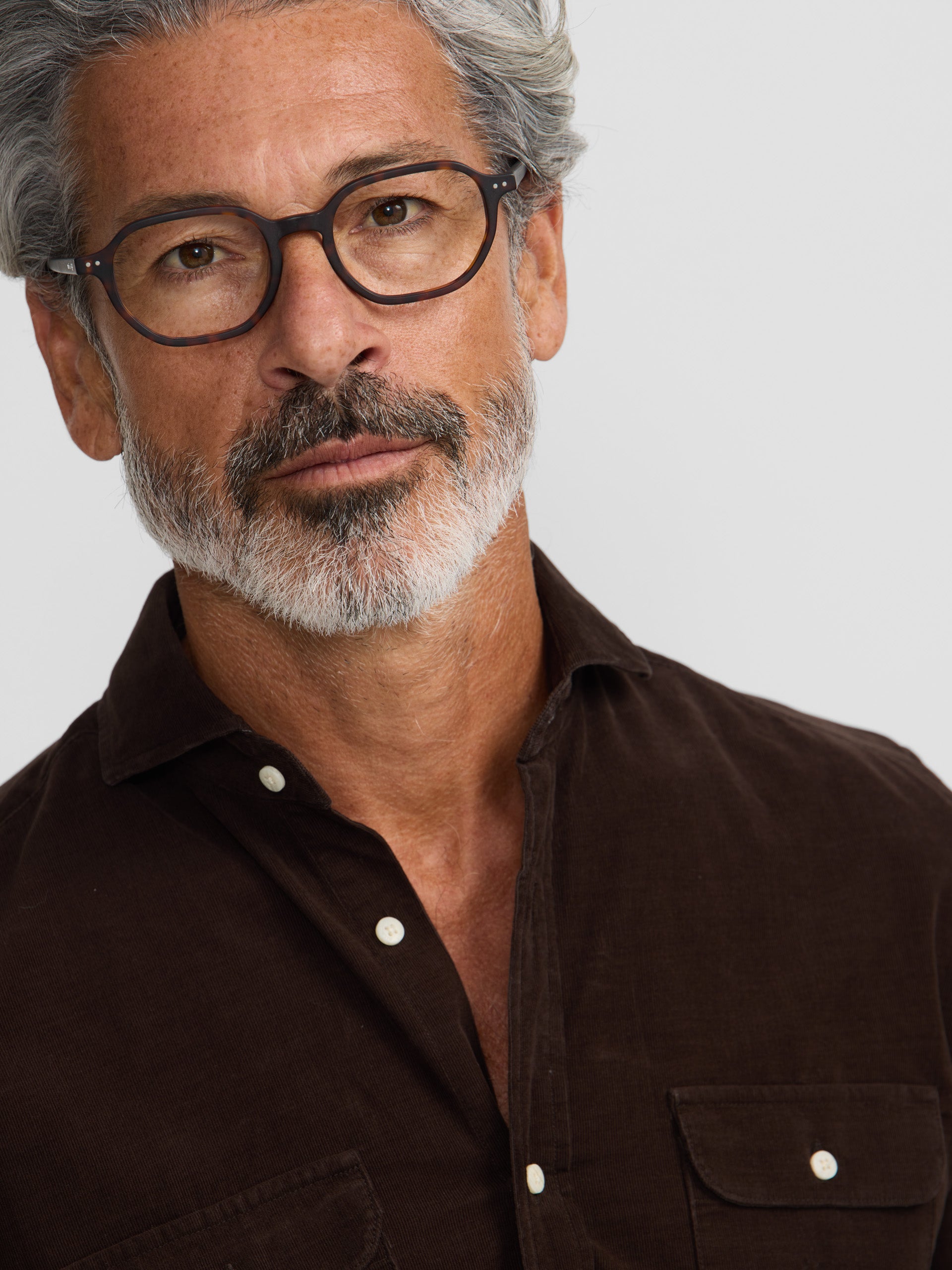 Corduroy sport shirt with brown pockets