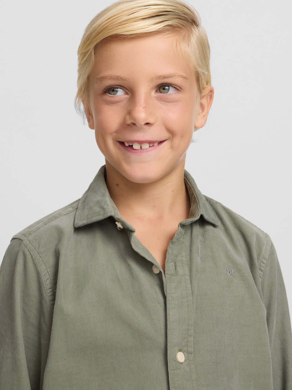 Camisa sport kids pana cuello cutaway verde