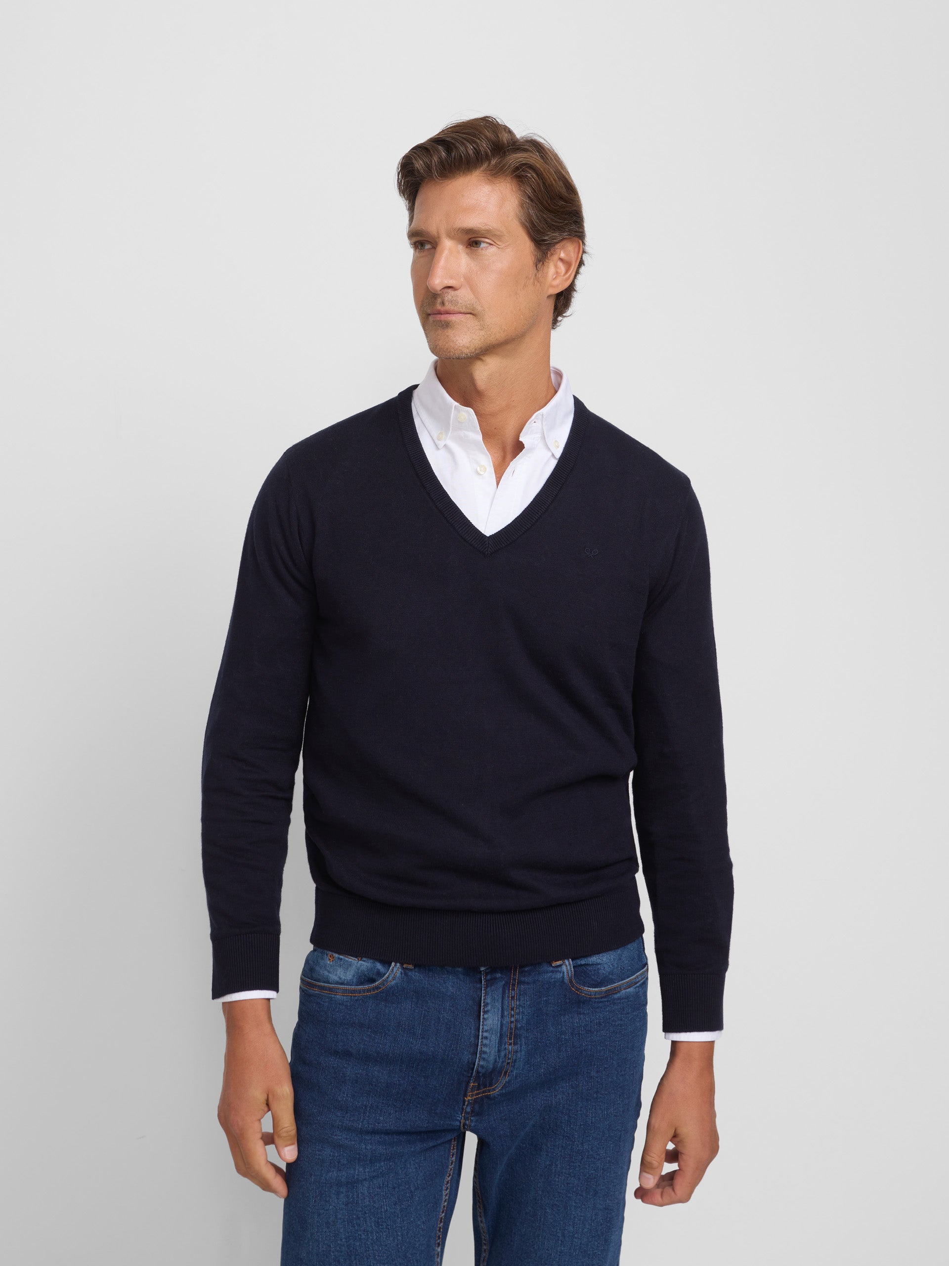 Pull col V rétro bleu marine