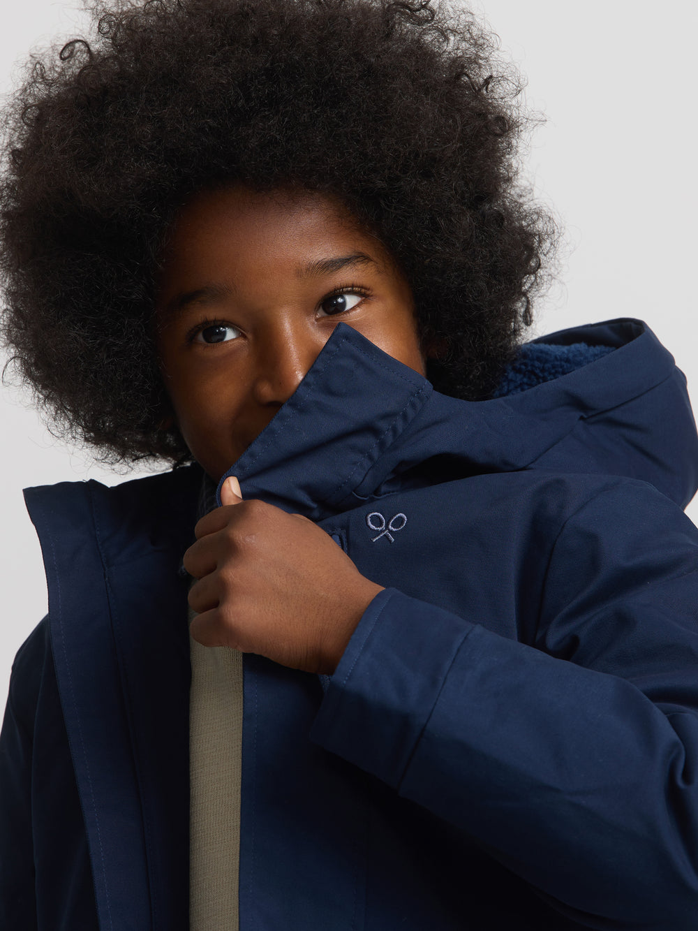 Abrigo kids capucha bolsillos azul marino