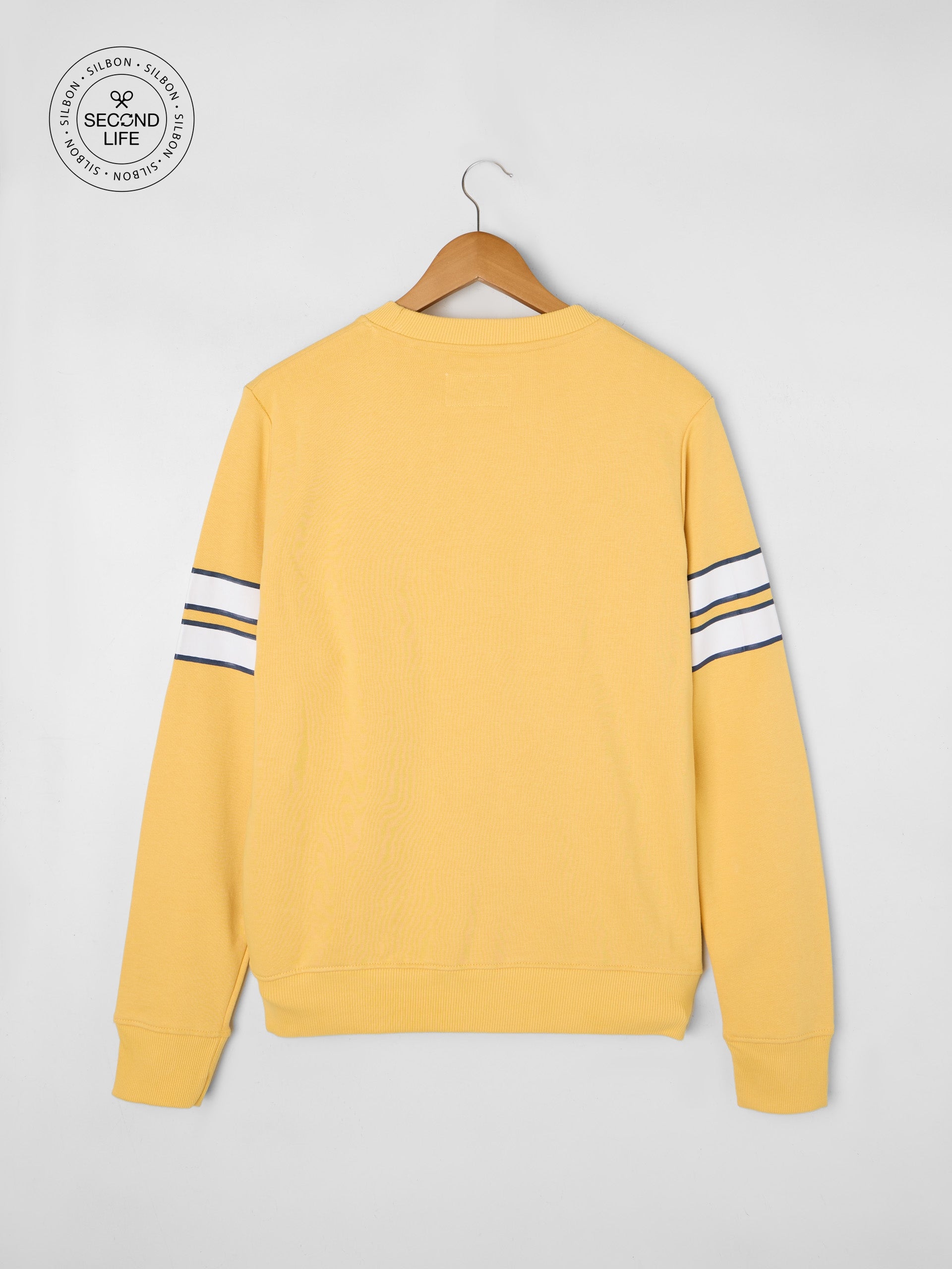 Sweatshirt second life