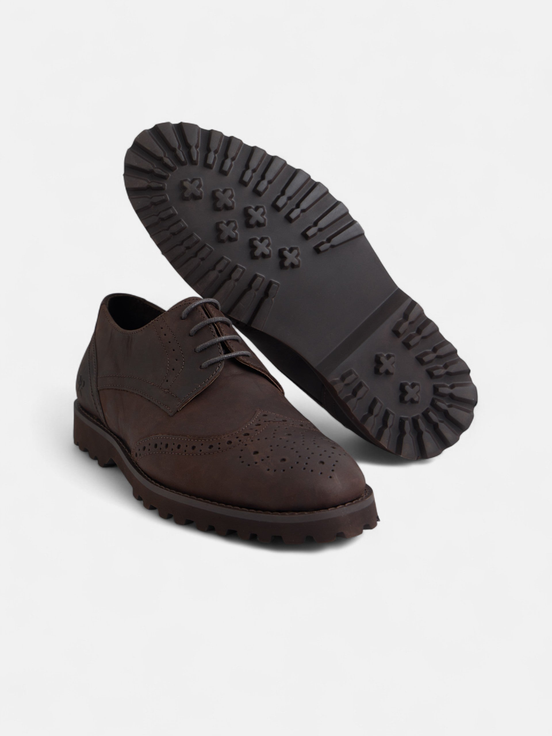 Zapato clasico piel perforado marron