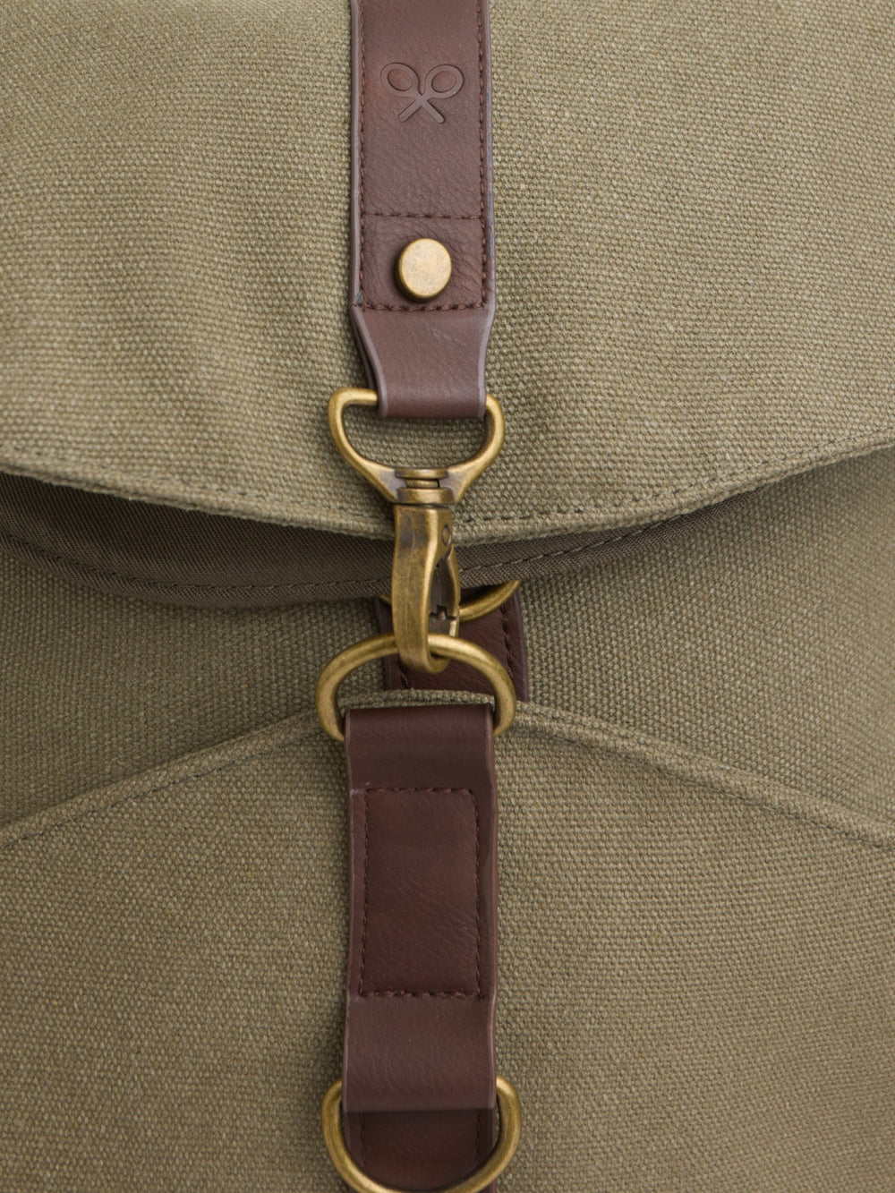 Mochila ajustable verde