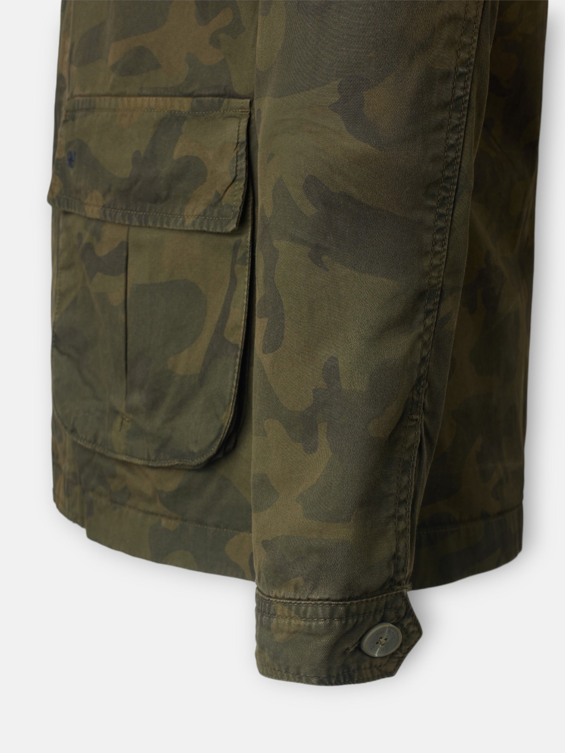 Casaco militar de camuflado verde