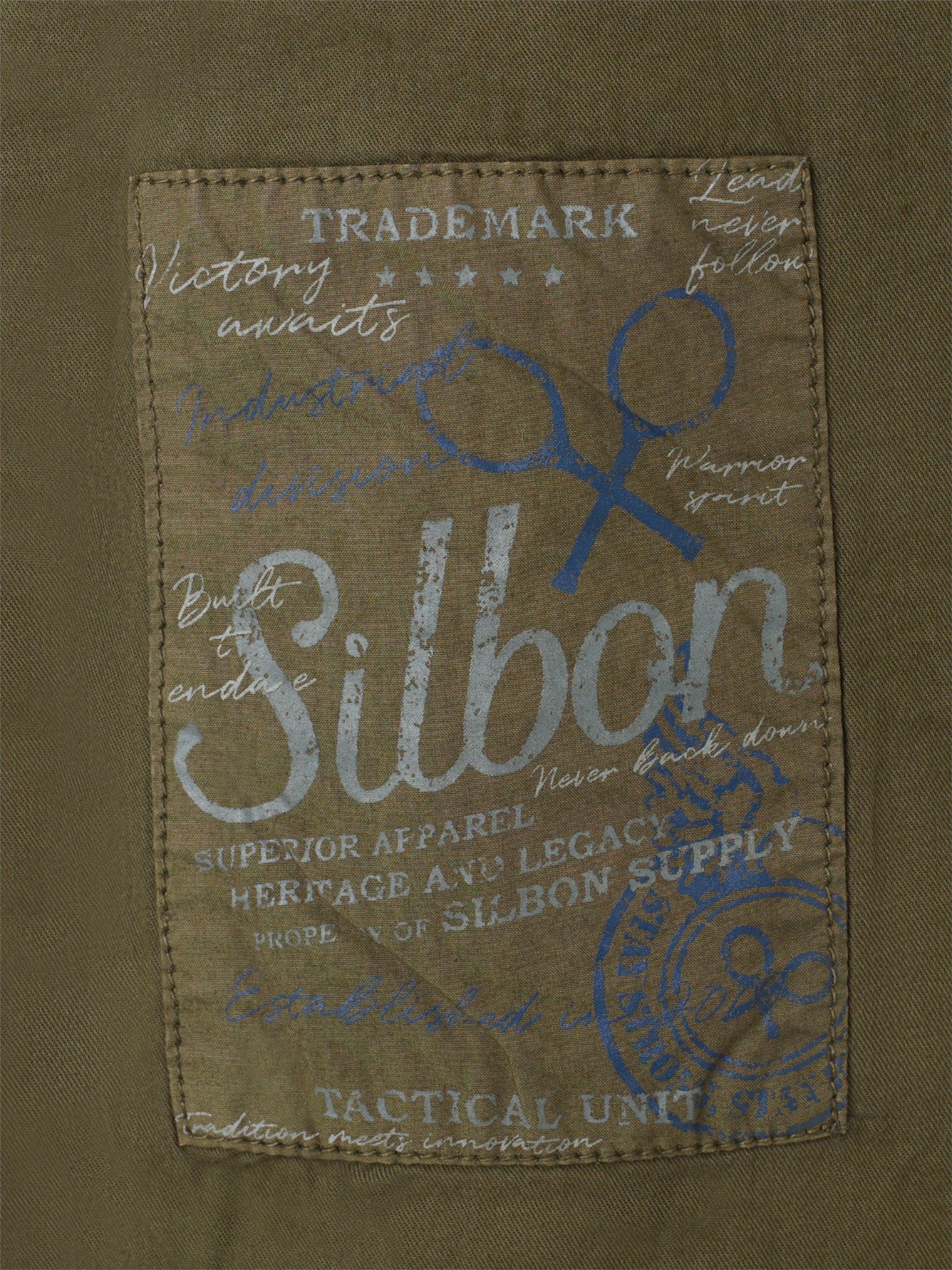 Casaco militar de camuflado verde