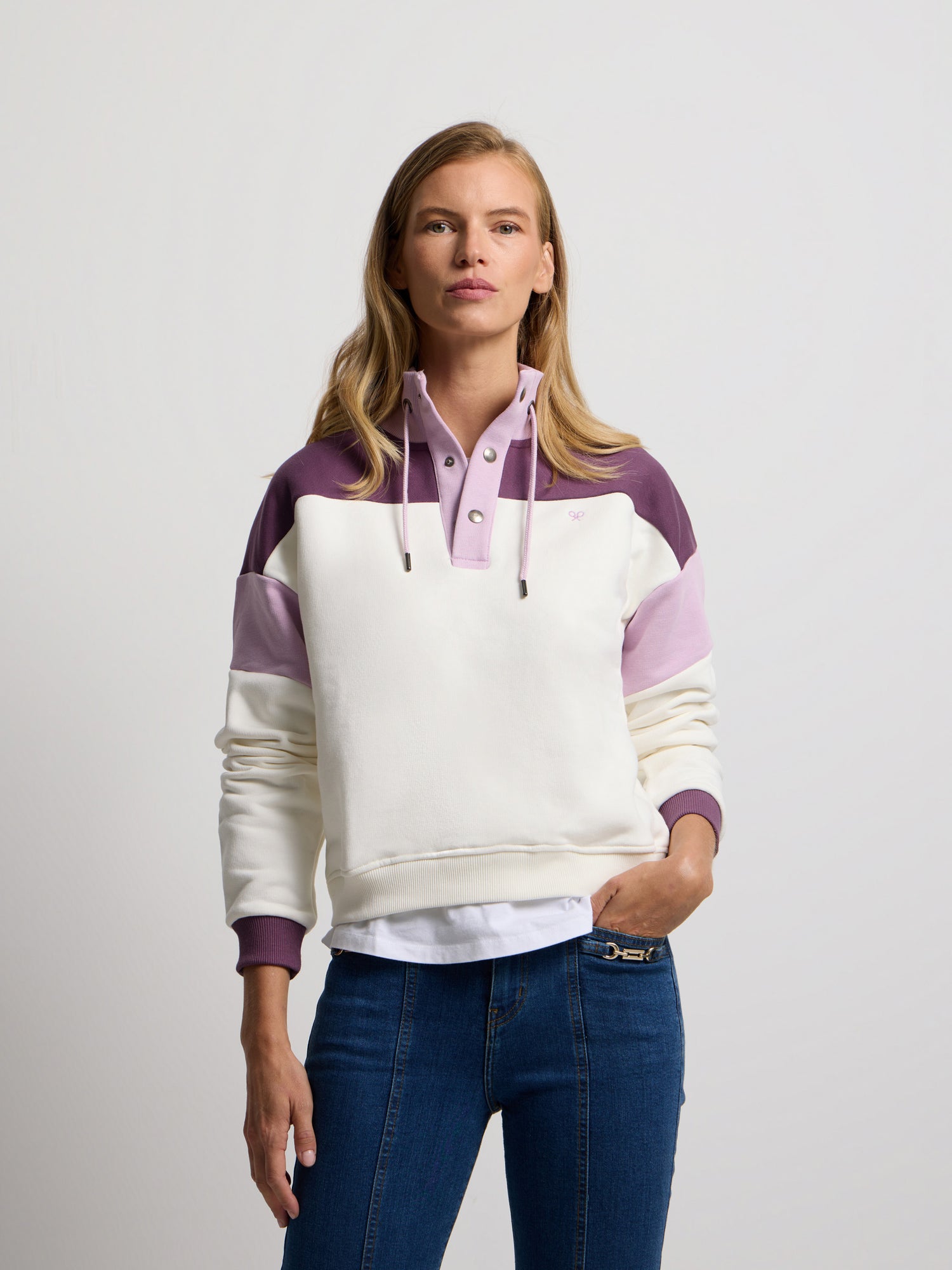 Sudadera woman tricolor cuello botones morados