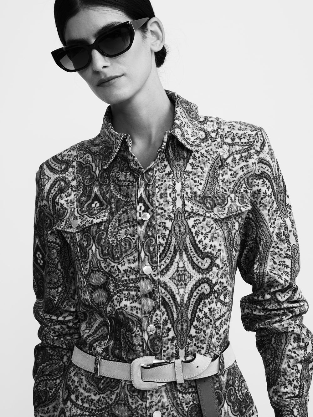 Macacão de bombazina estampado com padrão paisley verde