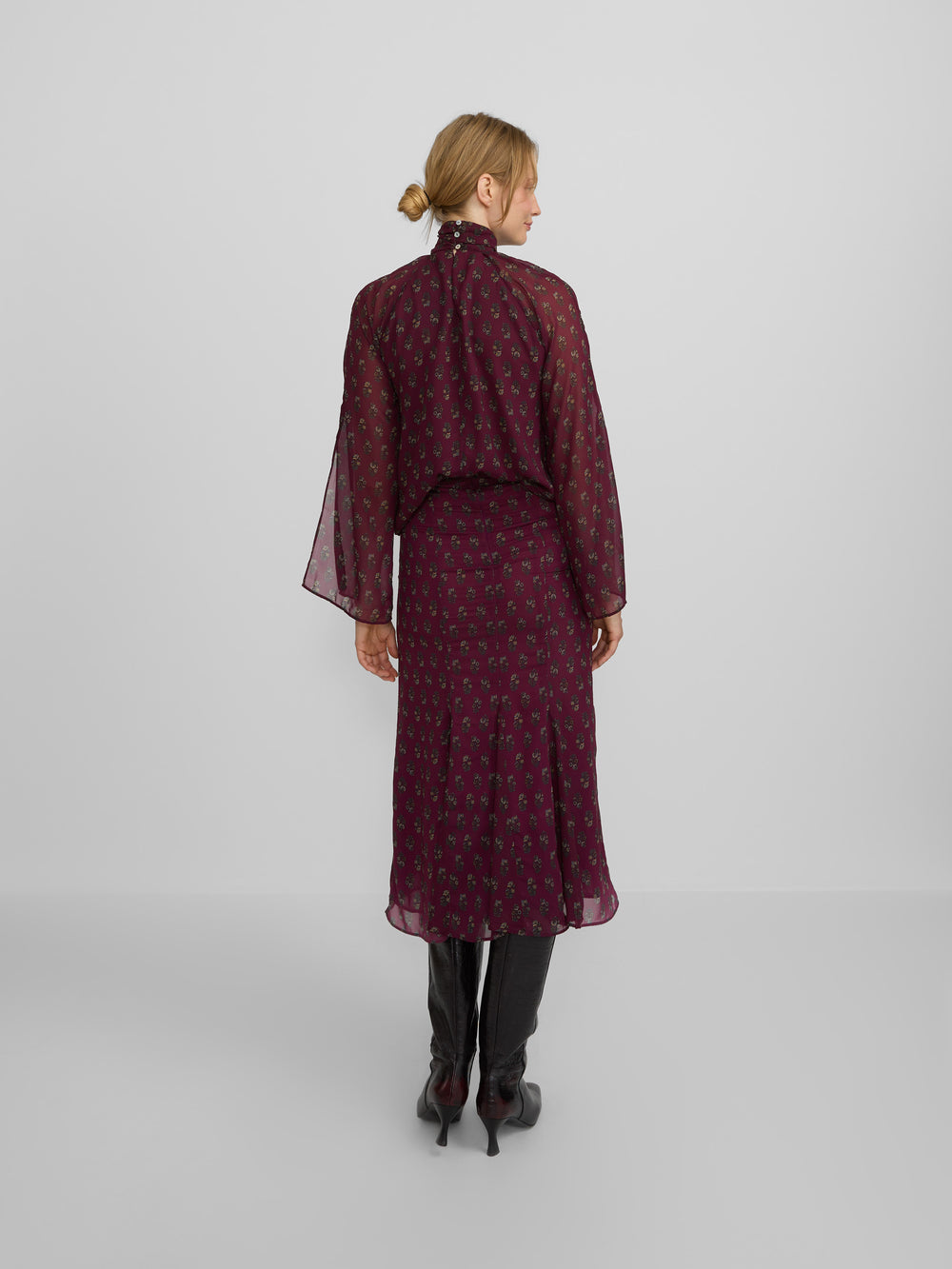 Falda midi estampado motivos burdeos