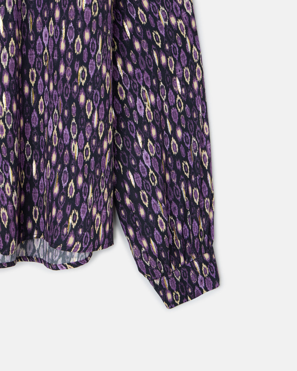Camisa volantes hombro estampado ikat morados