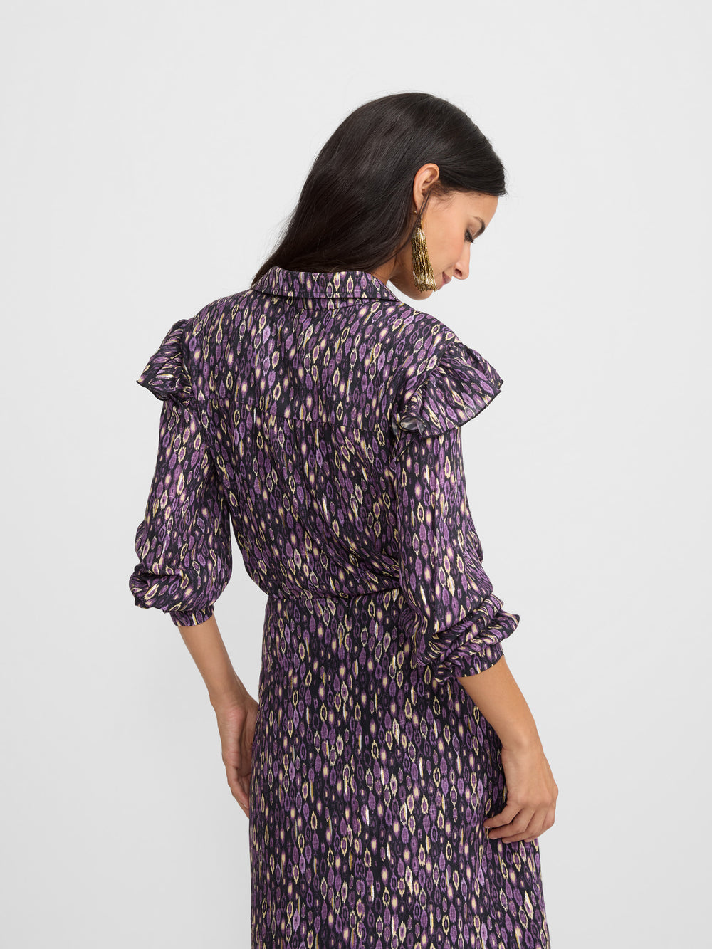 Camisa volantes hombro estampado ikat morados