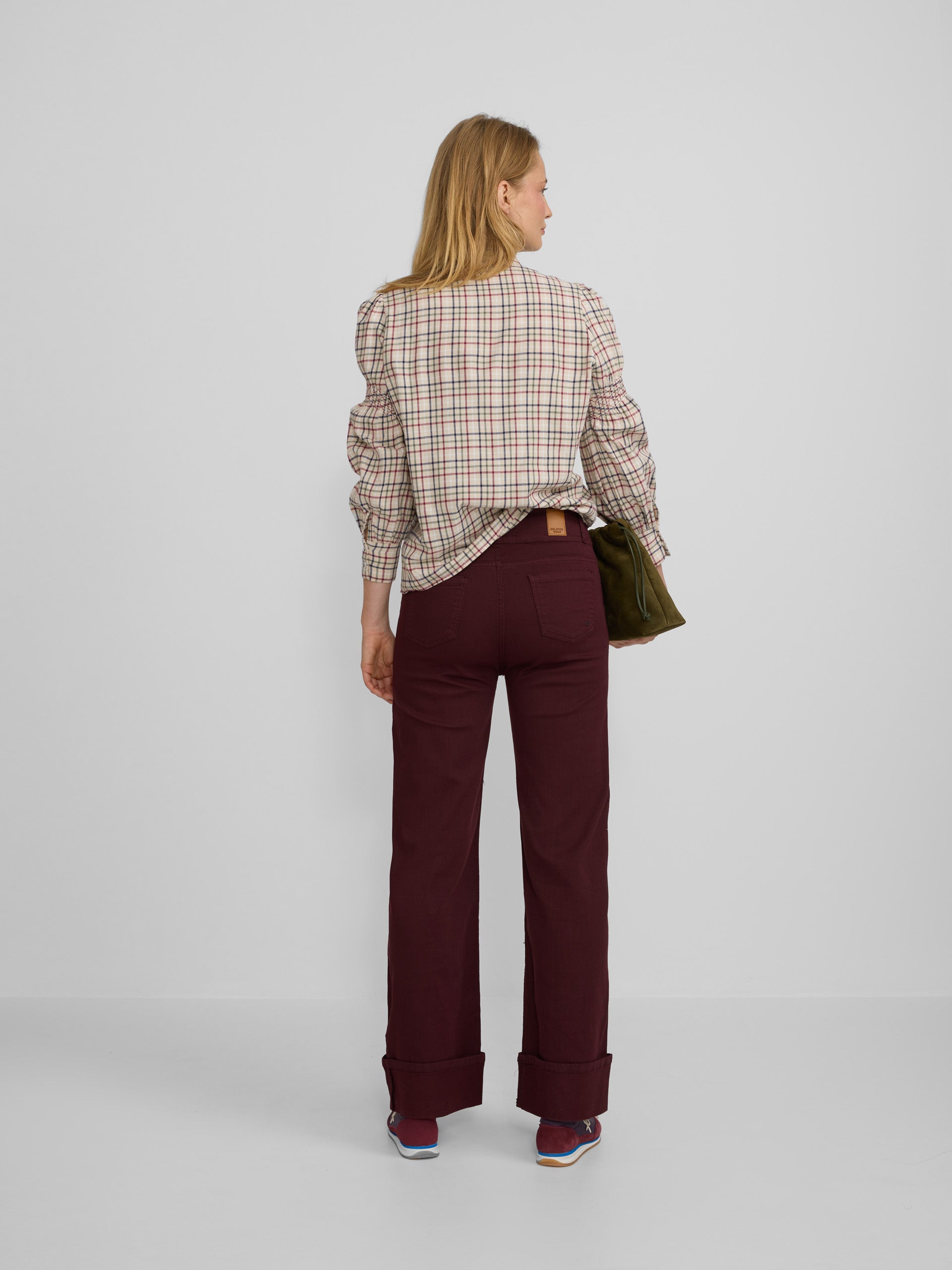 Burgundy turn-up denim pants