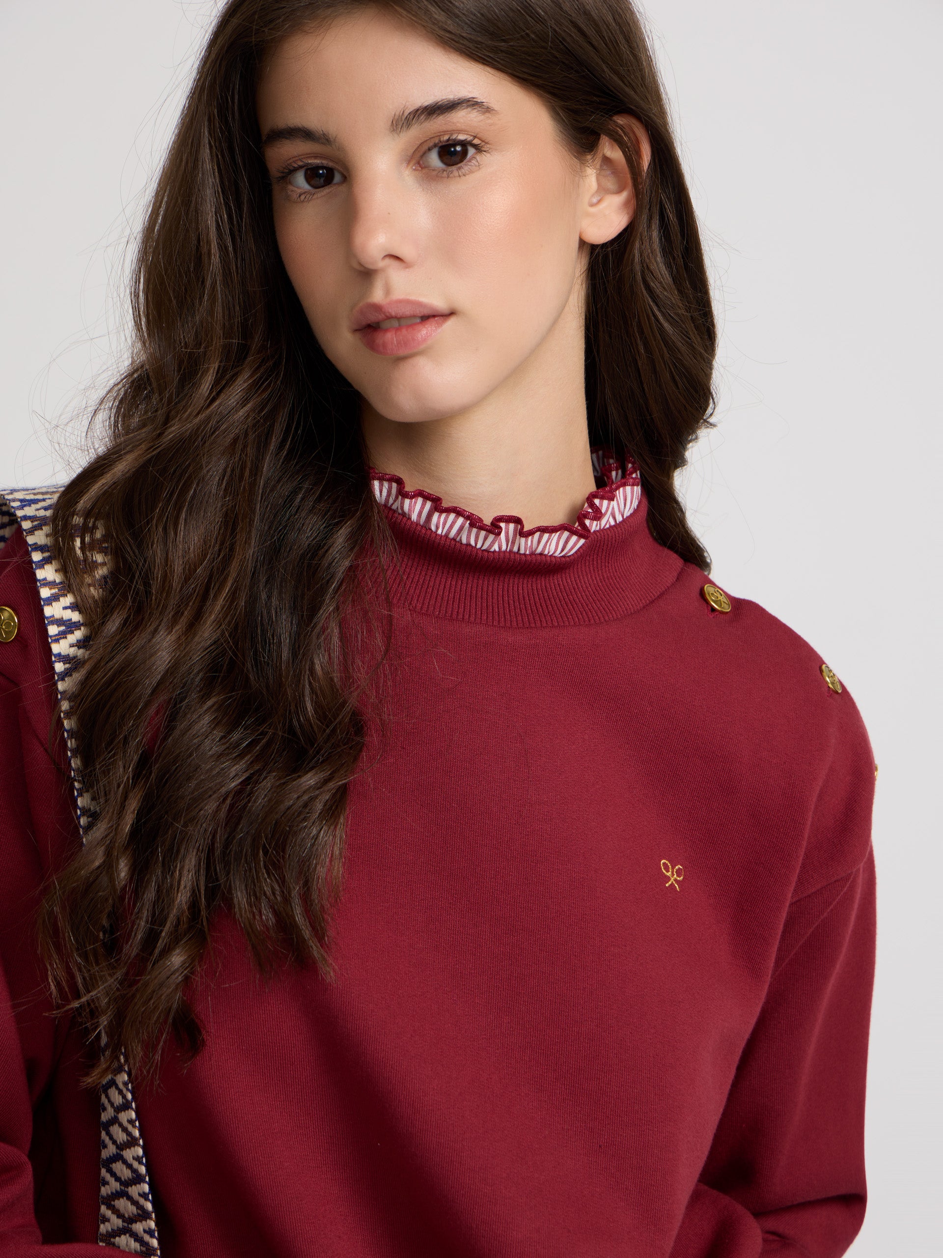 Sudadera woman cuello volante burdeos