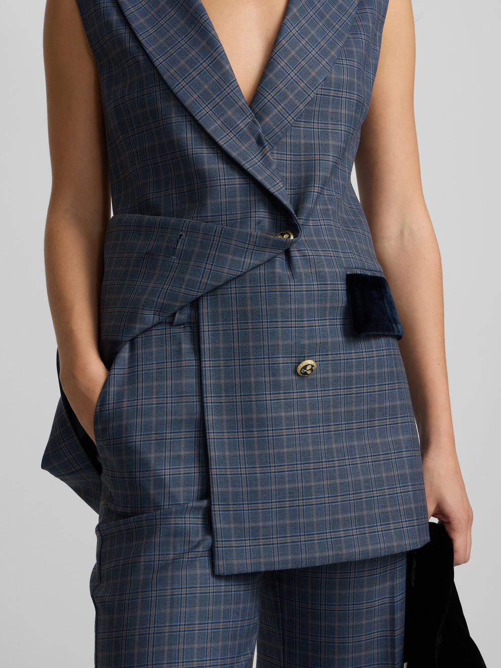 Chaleco largo cruzado cuadros azules