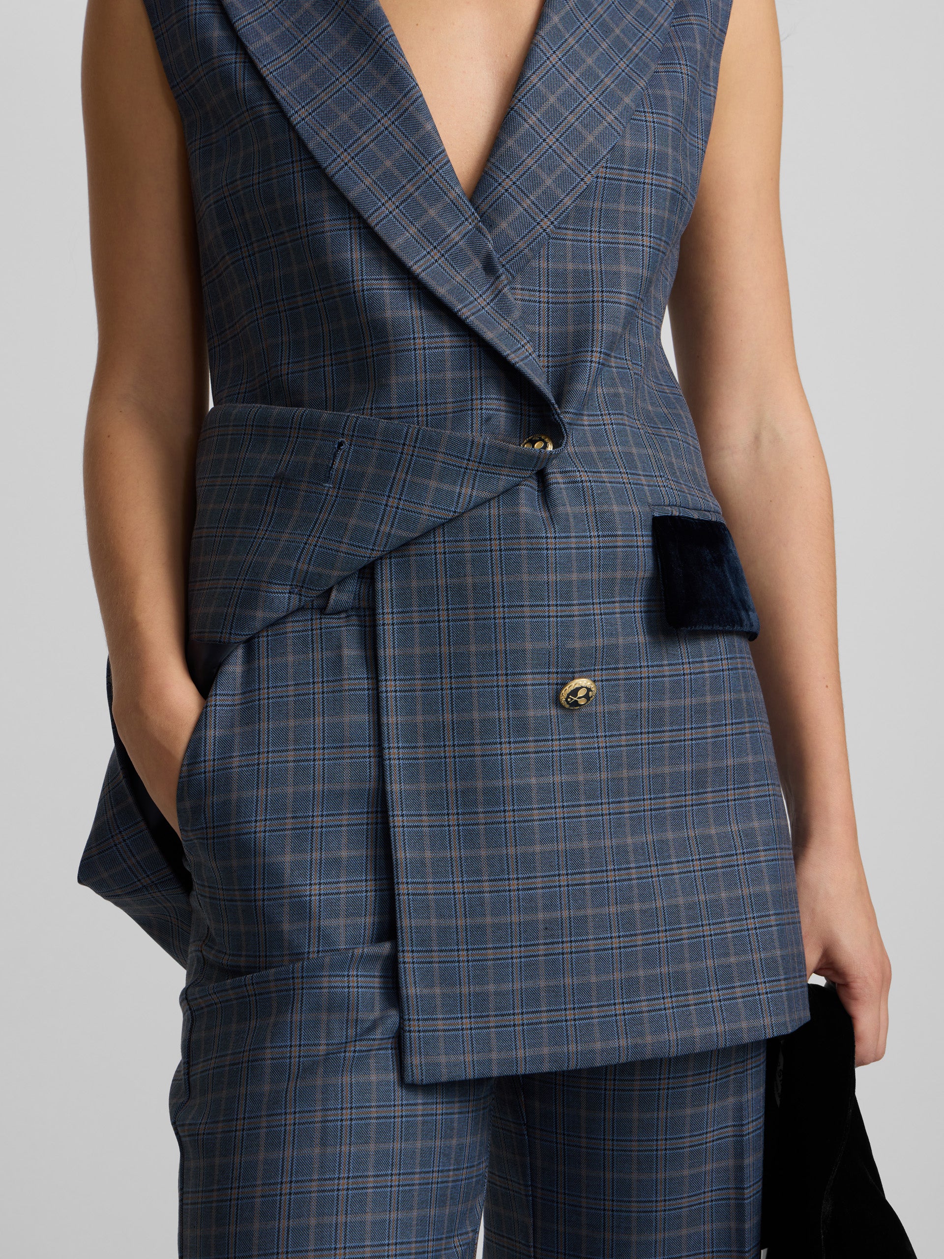 Chaleco largo cruzado cuadros azules