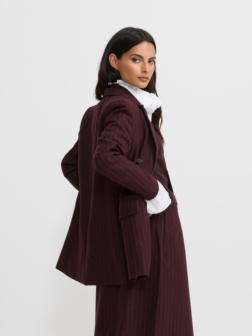 Blazer risca diplomática bordô