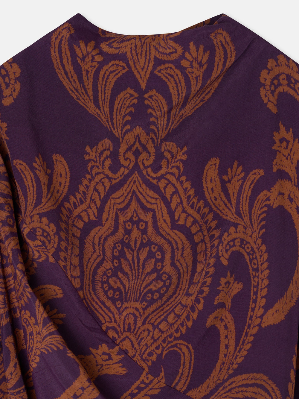 Vestido mini drapeado estampado morado y camel