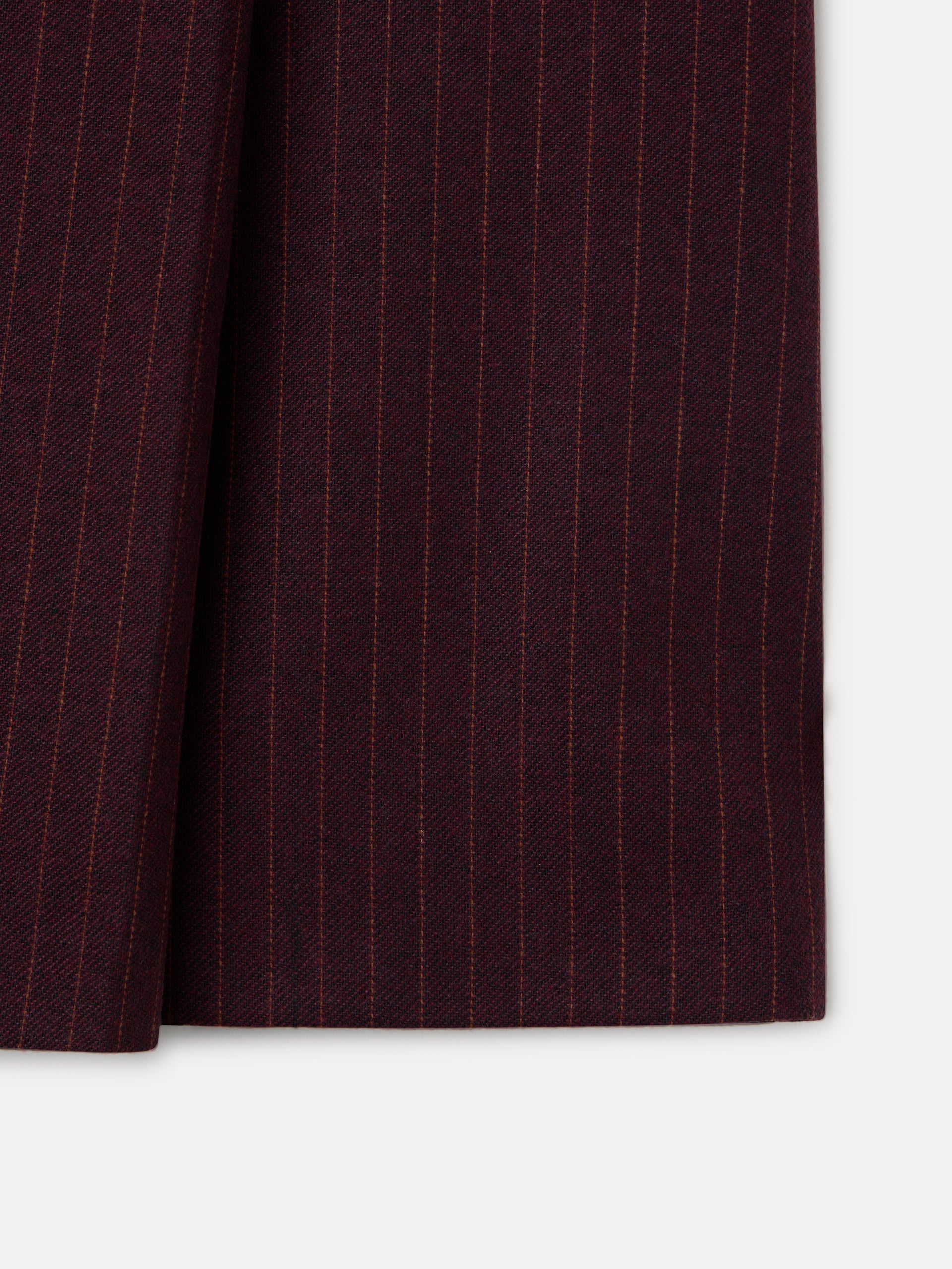 Long skirt with a burgundy diplomatic stripe