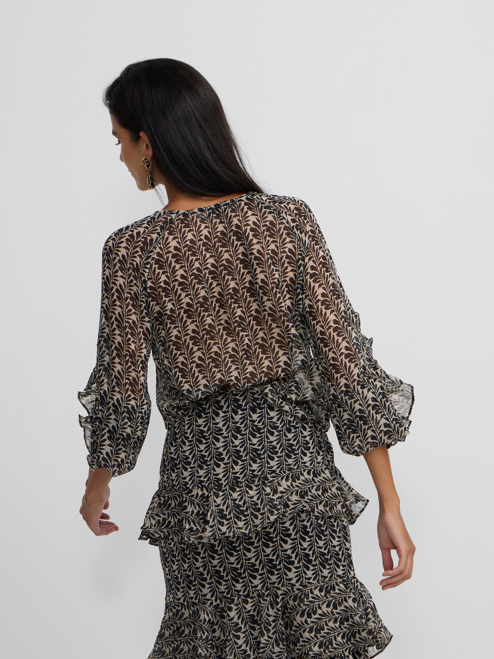 Blusa volantes estampado negros