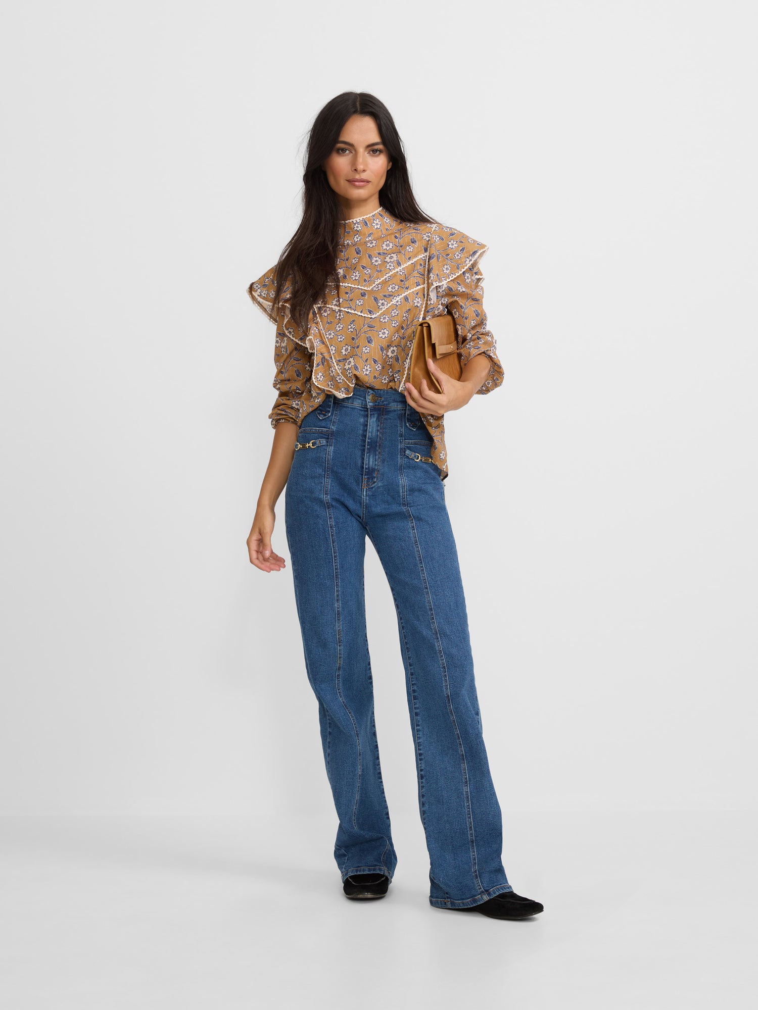 Pantalon recto detalle hebillas denim