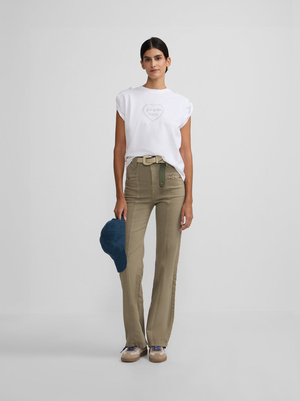 Straight trousers with dark beige buckle detail