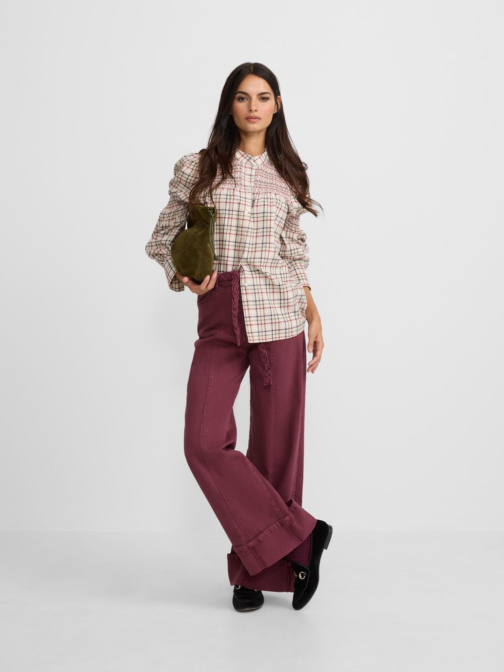 Pantalon denim cinturon trenza granate