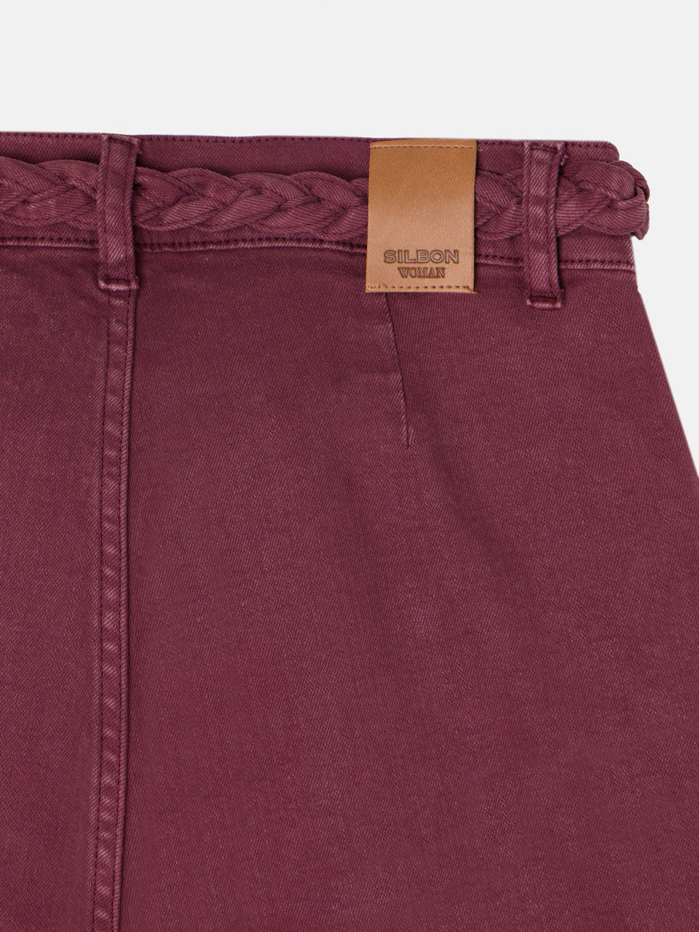 Pantalon denim cinturon trenza granate