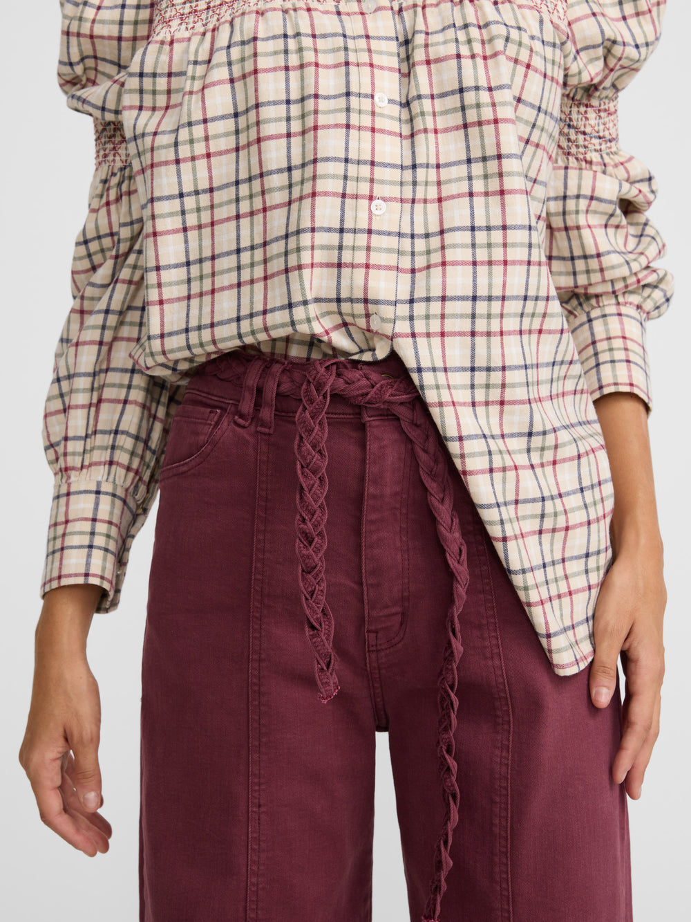 Pantalon denim cinturon trenza granate