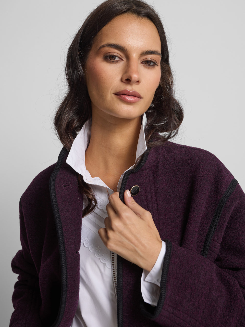 Chaqueta austriaca morada