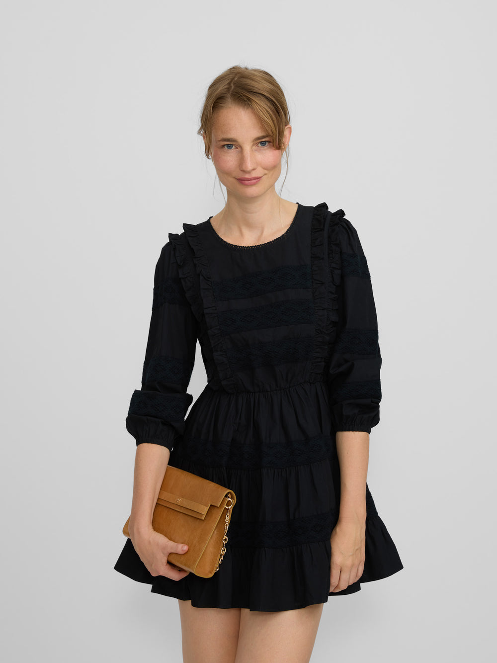 Vestido mini bordados negro