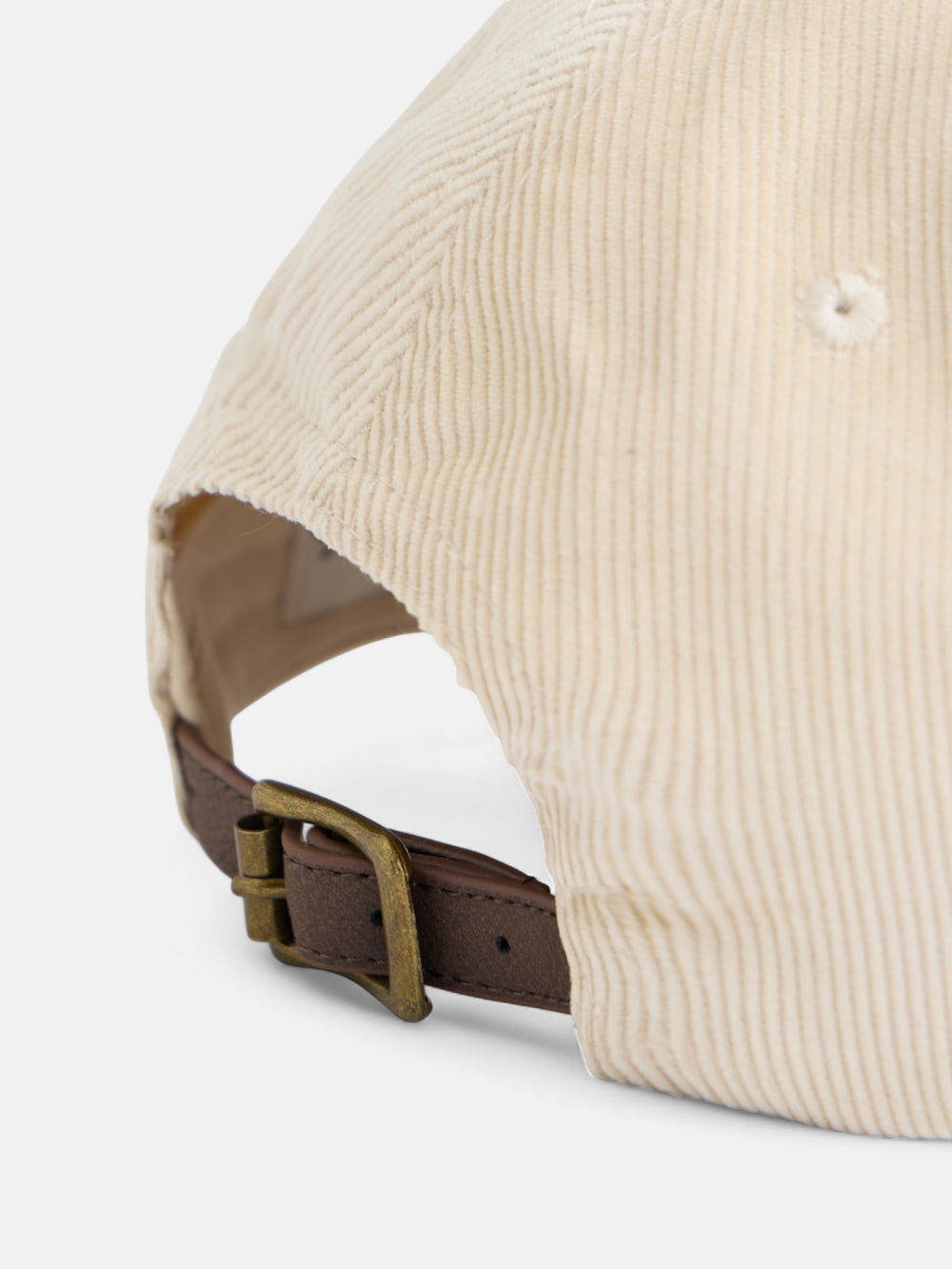 Women's cap with raw corduroy racket