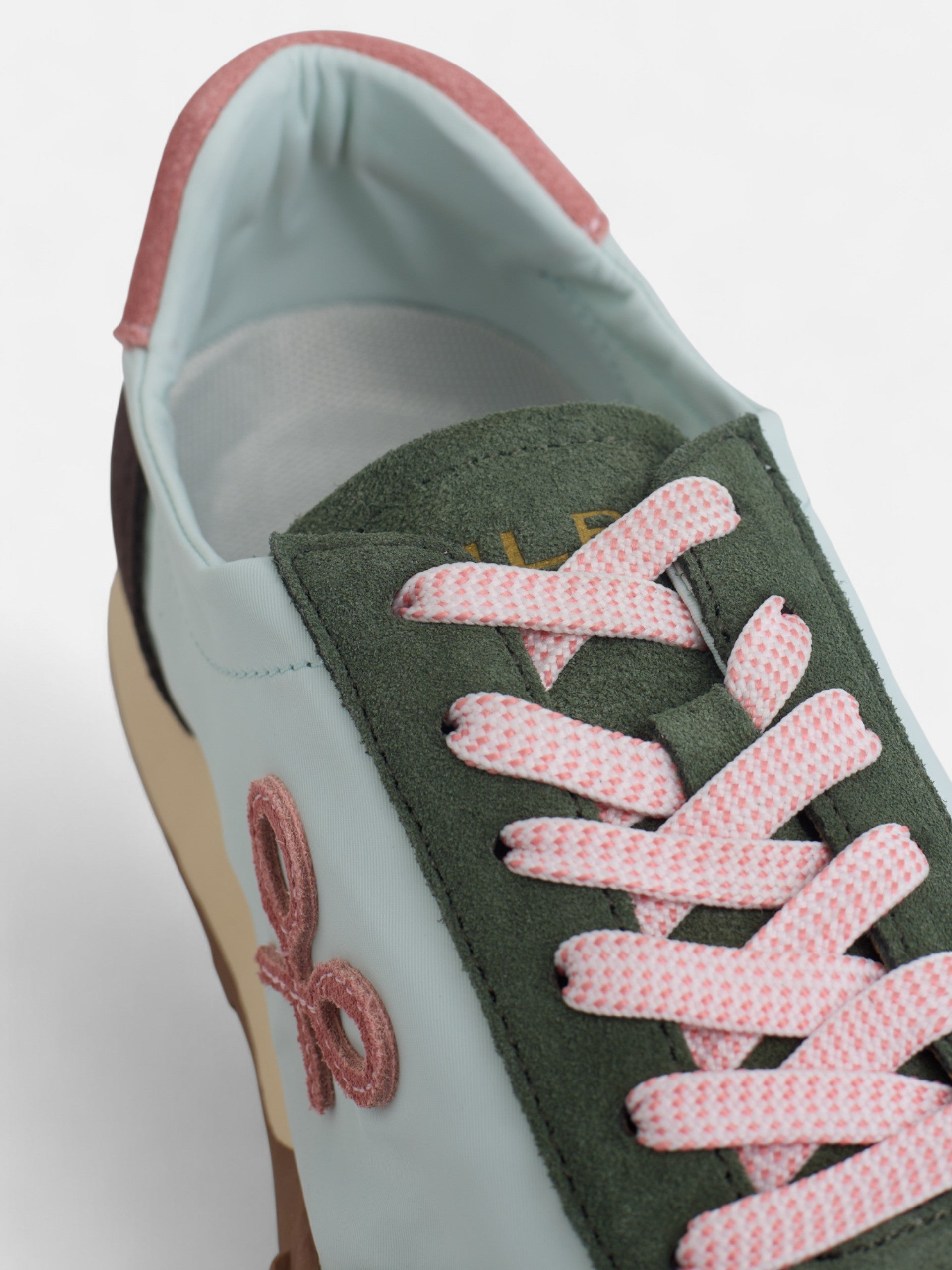 Zapatilla running rosa y verde