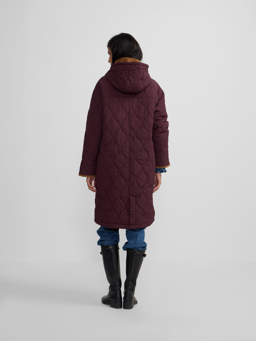 Parka larga acolchada detalles pana burdeos