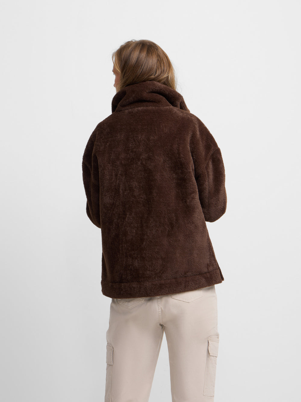 Chaqueta corta pelo marron