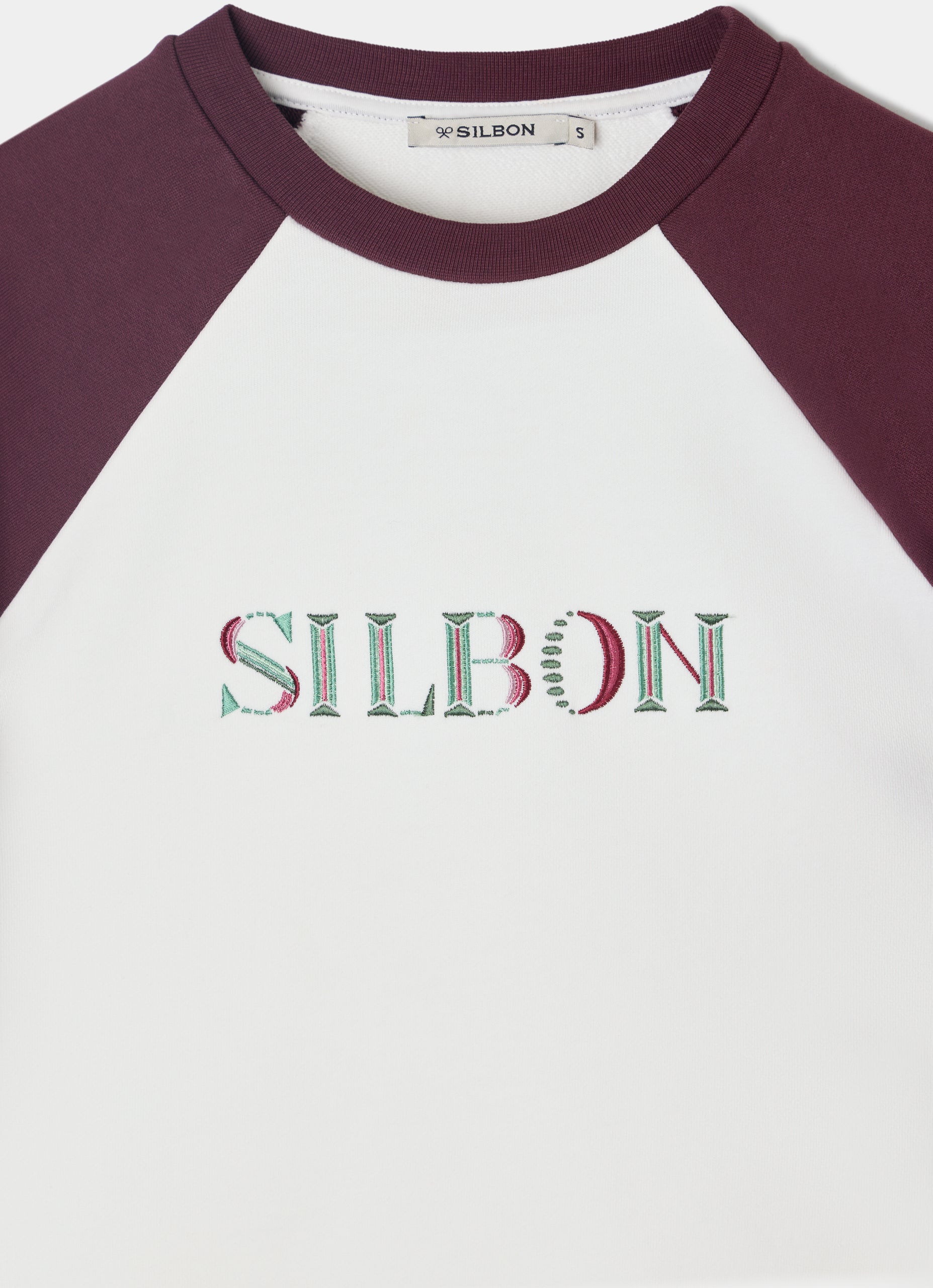 Sweatshirt mulher letras coloridas bordô