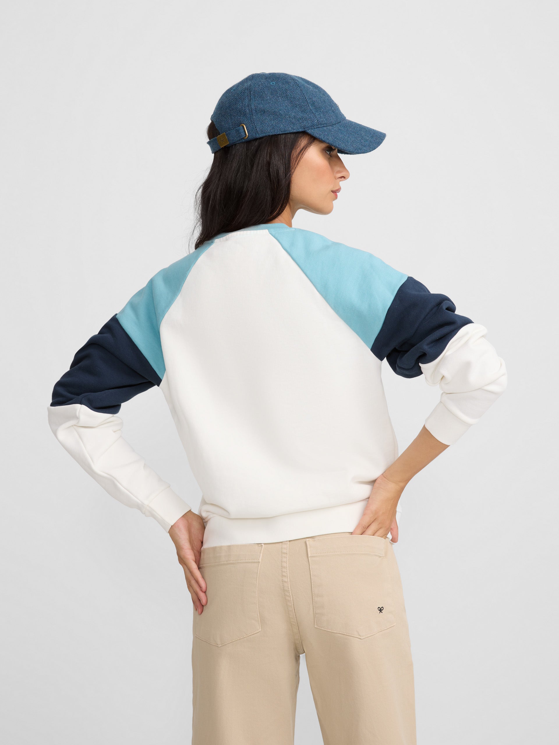 Sudadera woman letras colores azules