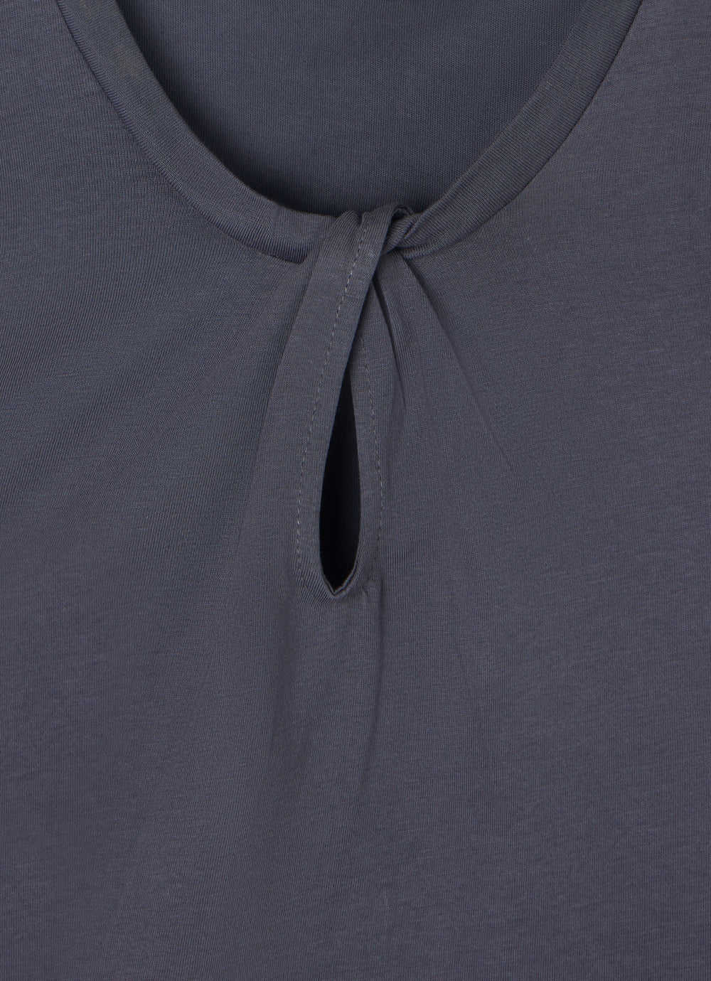 T-shirt mulher nó gola preta