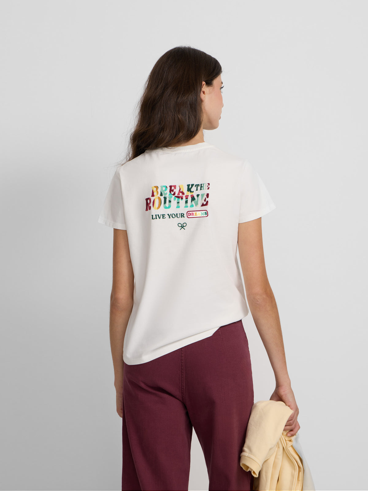 Camiseta mulher break the routine branca
