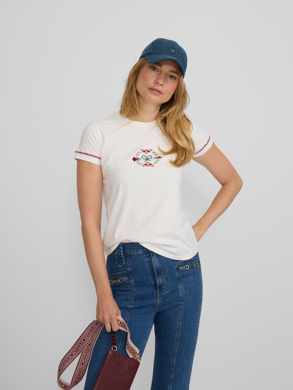 Camiseta woman bordado etnico multicolor blanca