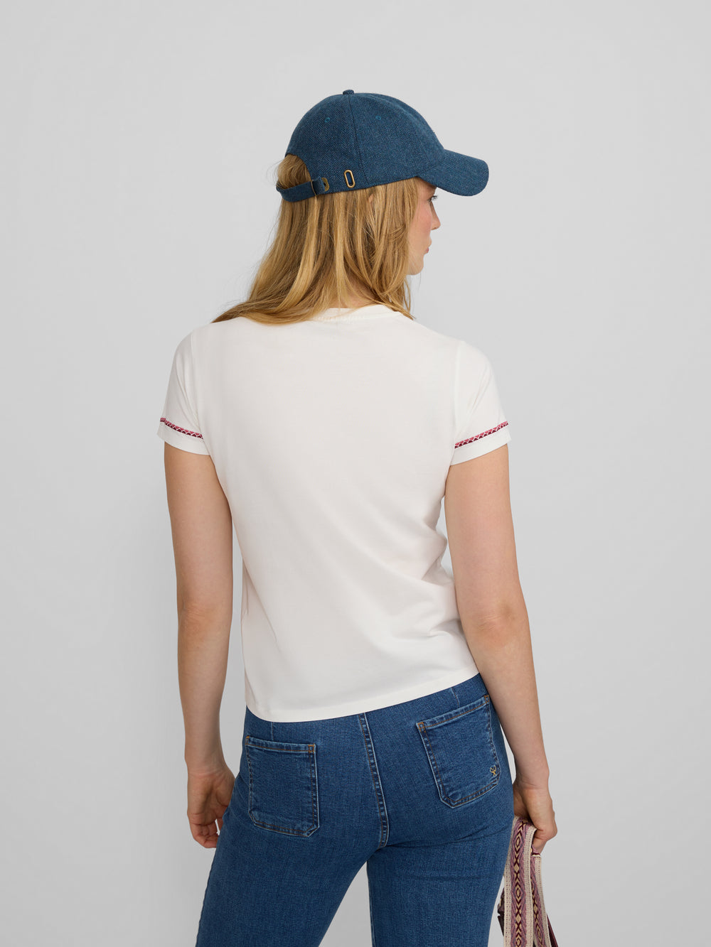 Camiseta woman bordado etnico multicolor blanca