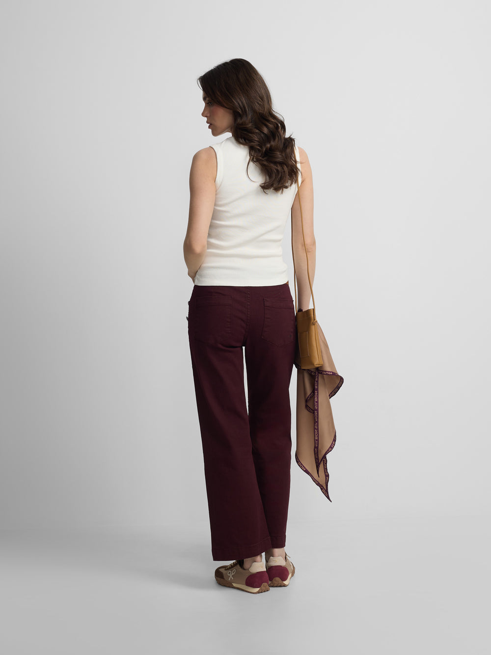 Camiseta woman tank top tachas blanca