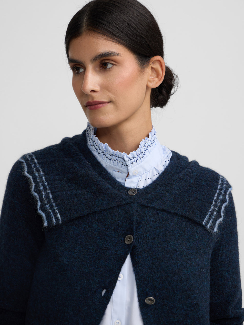 Cardigan à col boutonné contrasté bleu marine