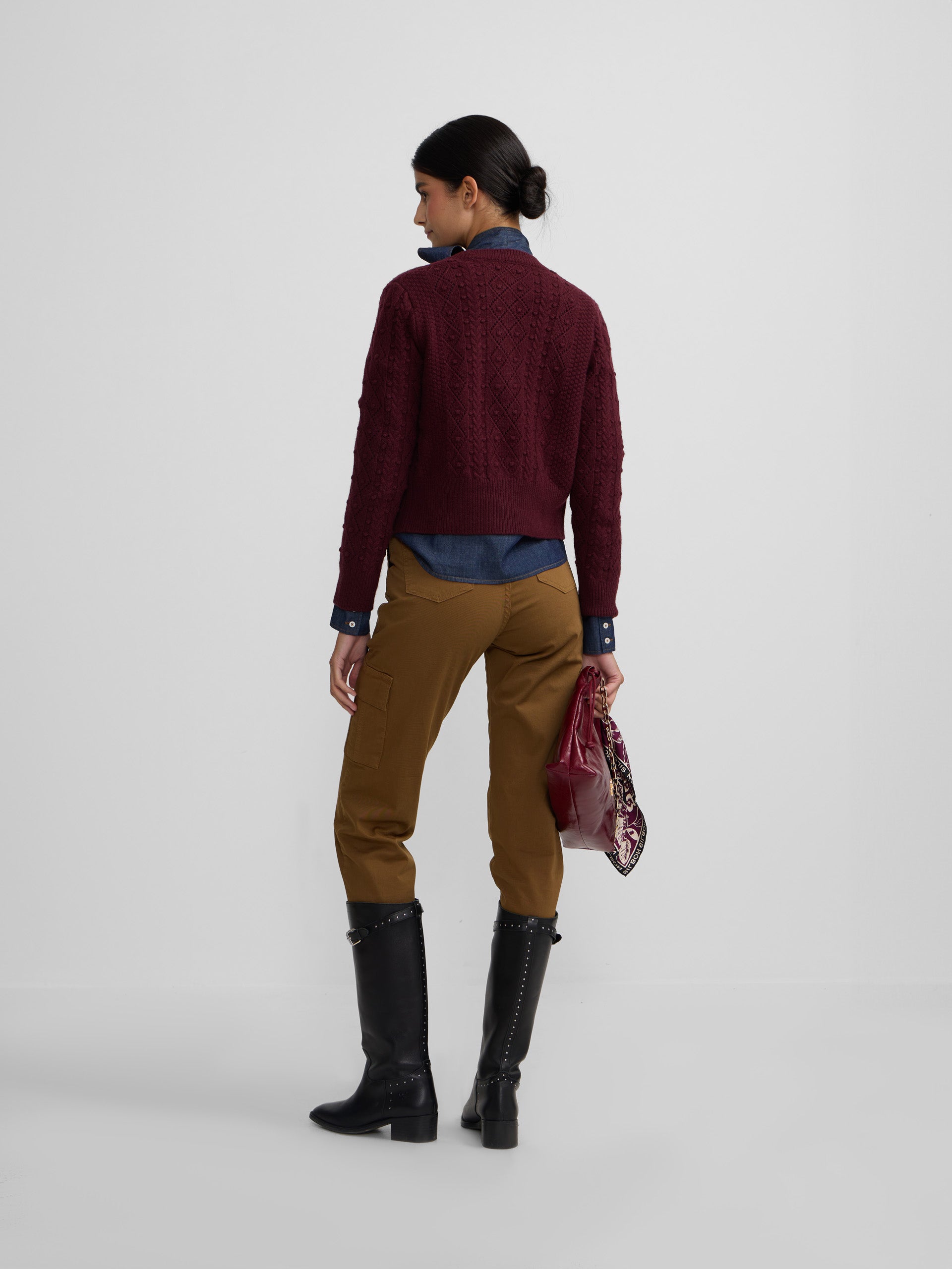 Cardigan en maille torsadée bordeaux