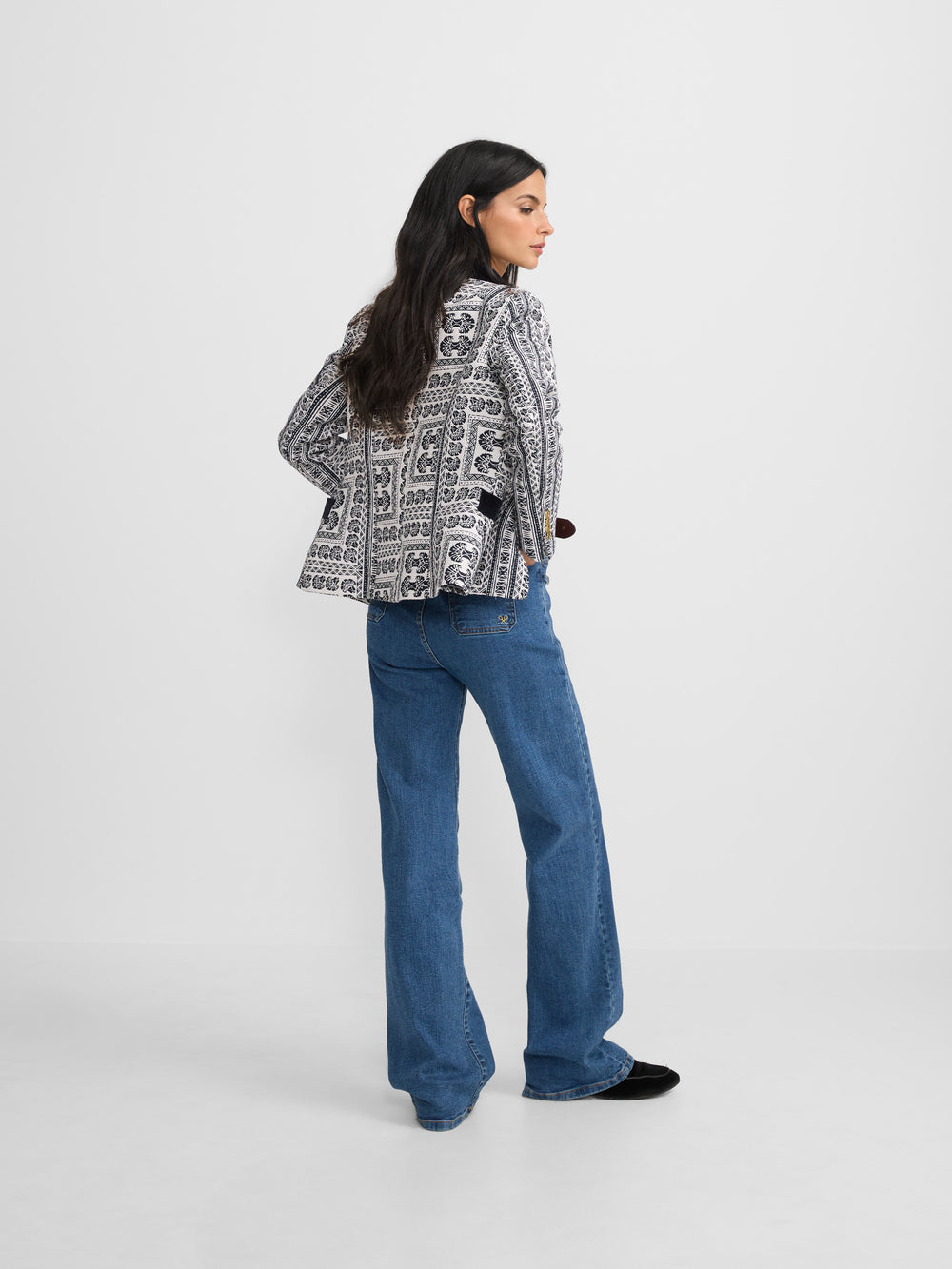 Navy blue motif jacquard blazer