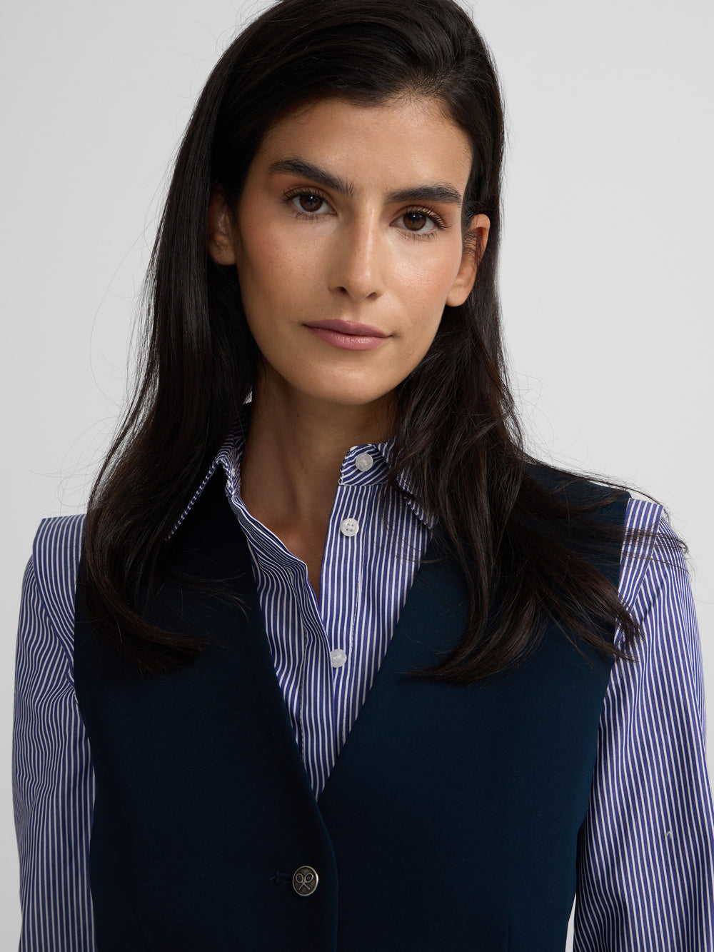 Chaleco clasico detalles saten marino