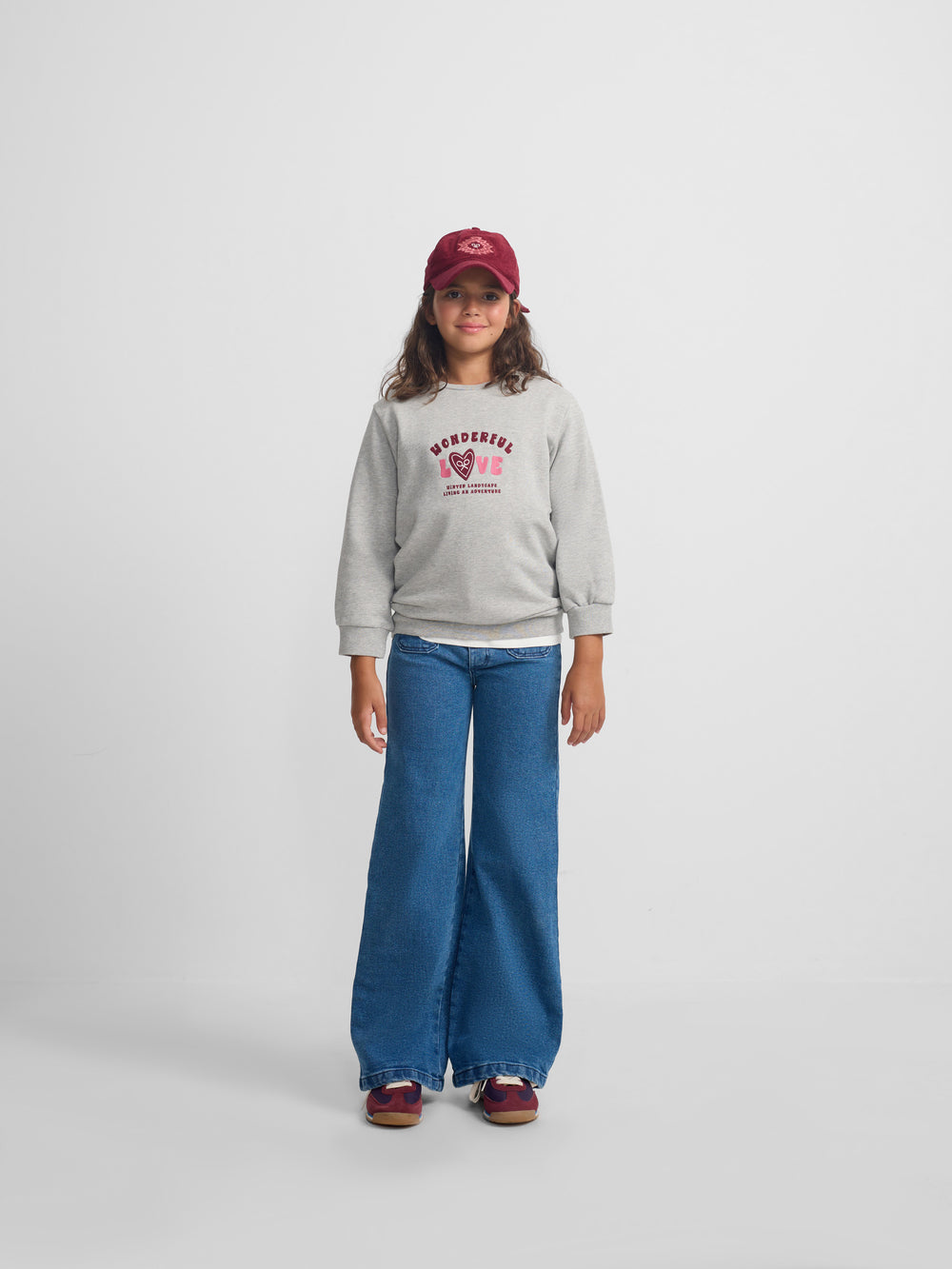 Sudadera girl wonderful love gris