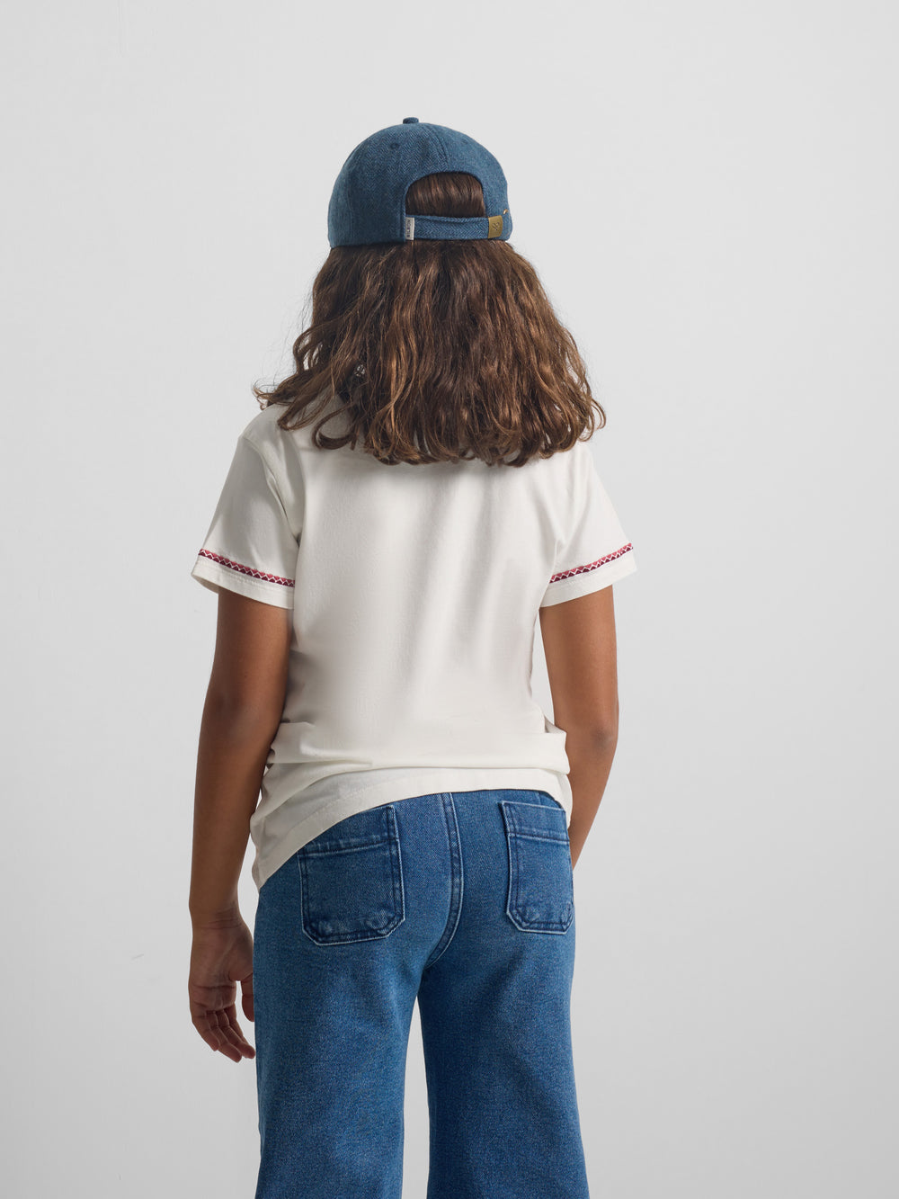 Camiseta girl raqueta etnica multicolor blanca