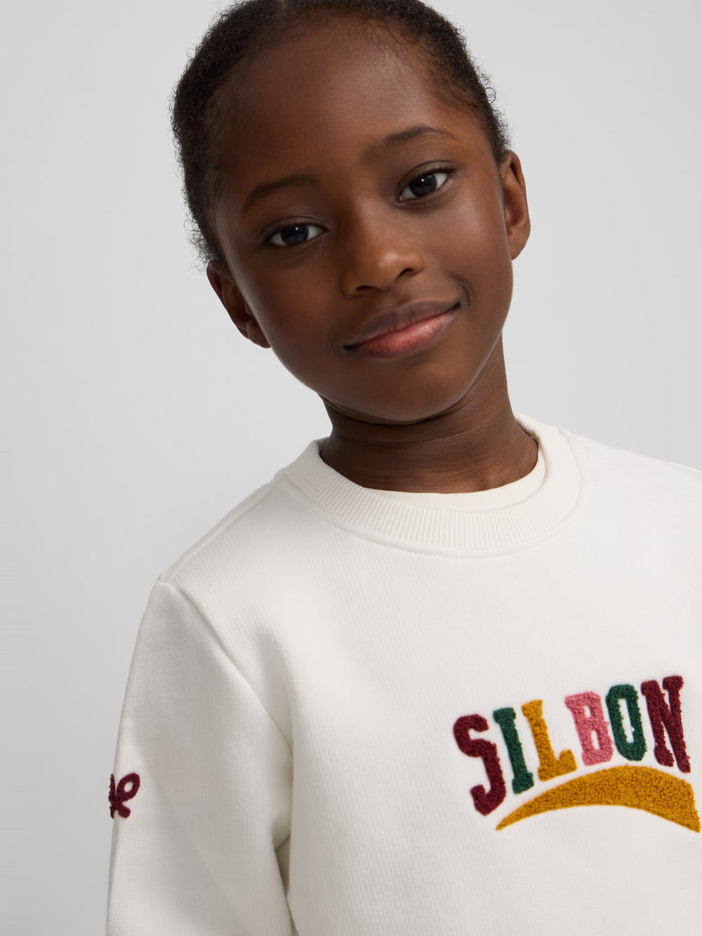 Sudadera girl letras silbon cruda